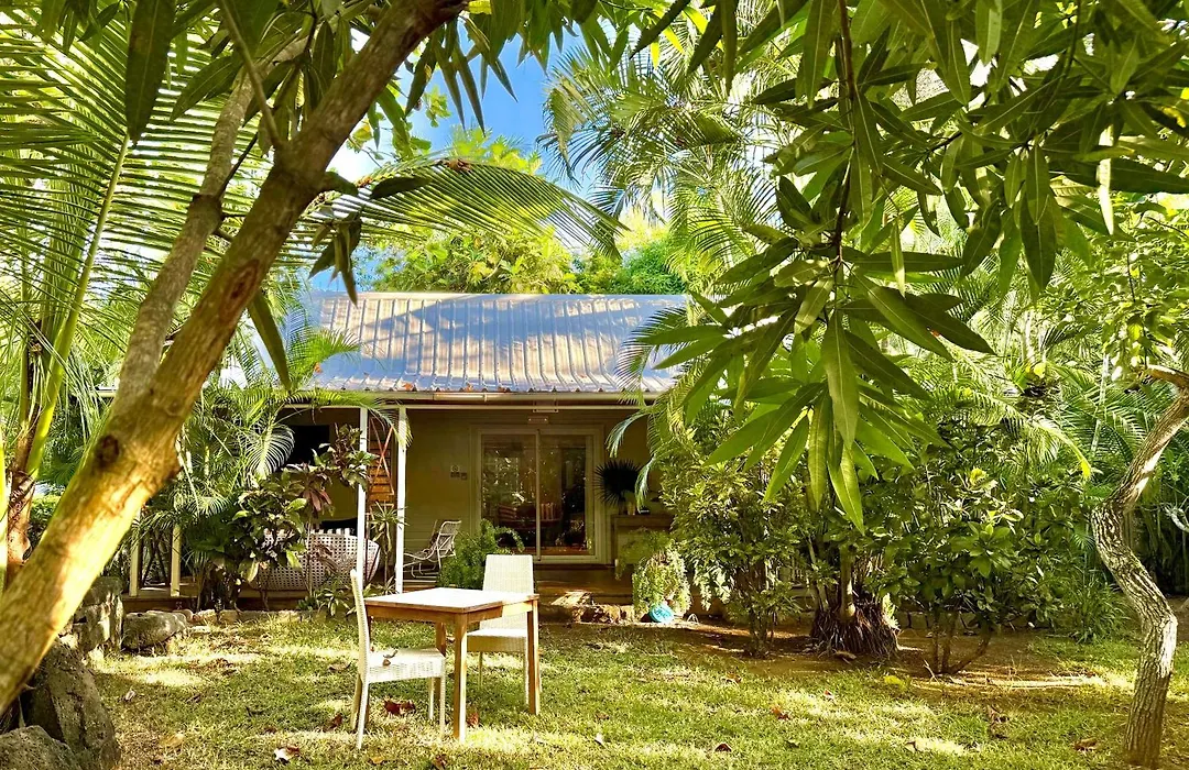 Waka Lodge - House With Garden-1