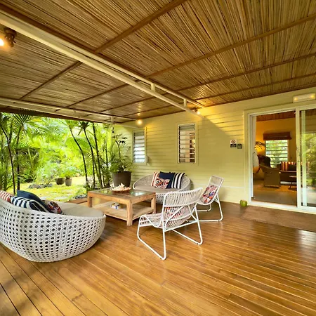 Waka Lodge - House With Garden-3